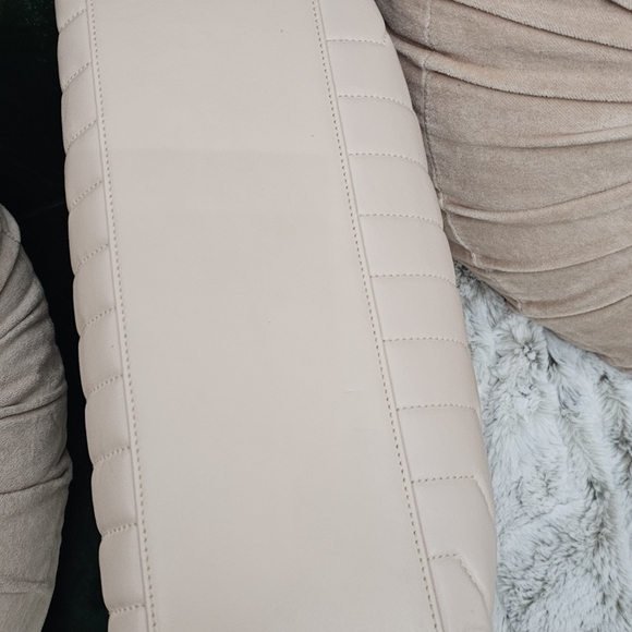 SAINT LAURENT Medium Monogram Loulou Puffer Bag - Picture 6 of 7